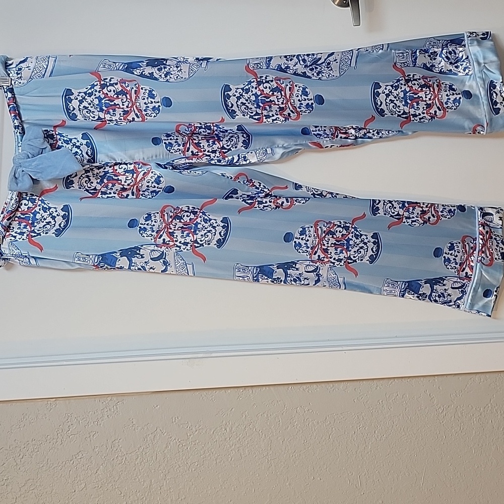 8 Oak Lane | Chic Blue Ginger Jar Print Pajama Set - Picture 8 of 12